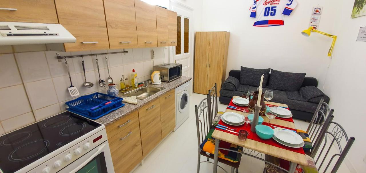 Apartment In The Center Of Прага Экстерьер фото